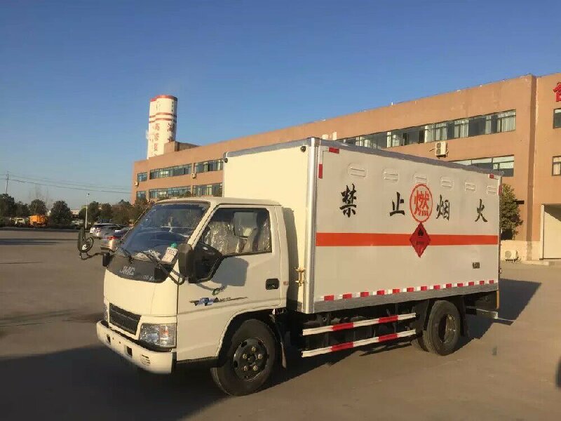 蘇州到哈密危險(xiǎn)品運(yùn)輸